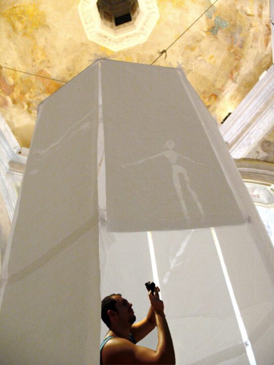 Battistero II, (particolare) a Santa Apollonia a Salerno, 2011, ferro, carta, tulle, vernici, cm 400 x 100 x 100